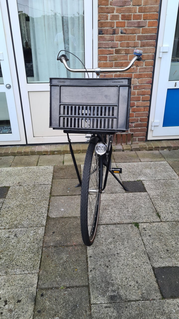 In zeer goed staat dames fiets SPARTA-met 3 versnellingen