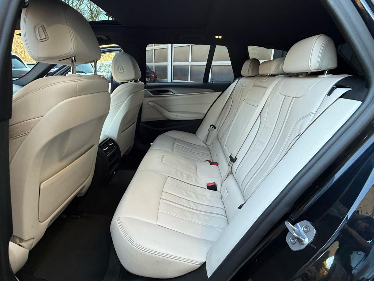 Bmw 5-serie touring 520i High executive M-pakket/pano/led