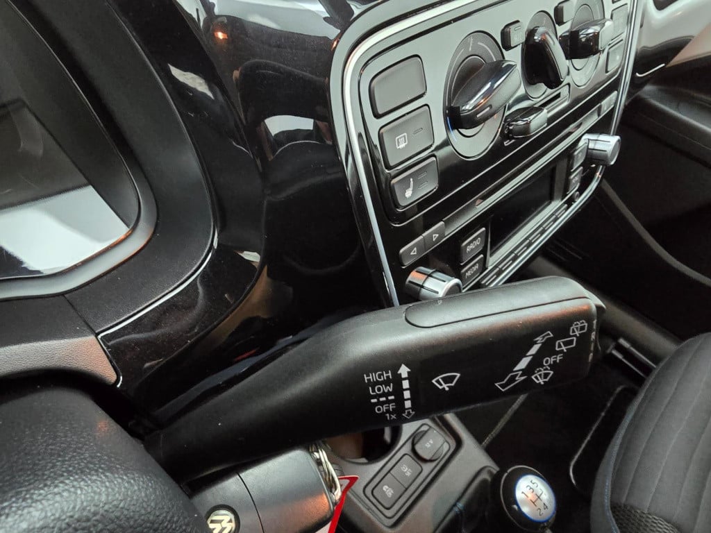 Volkswagen UP! 1.0 high up! bluemotion met cruisecontrol | unieke uitvoerin