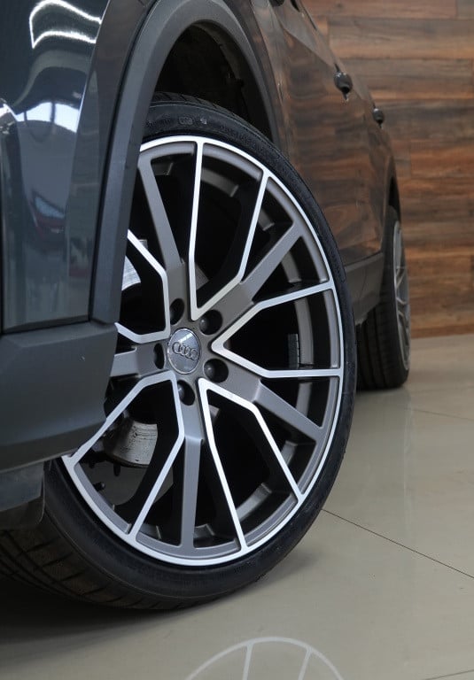 Audi Q2 1.0 tfsi | pdc | airco | 20" |