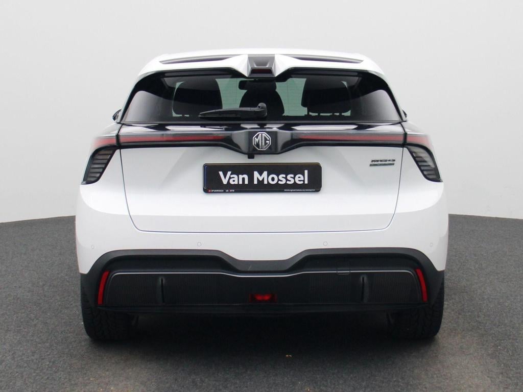 MG Mg4 64 kwh luxury | automaat | navigatie | climate control | apple carpl