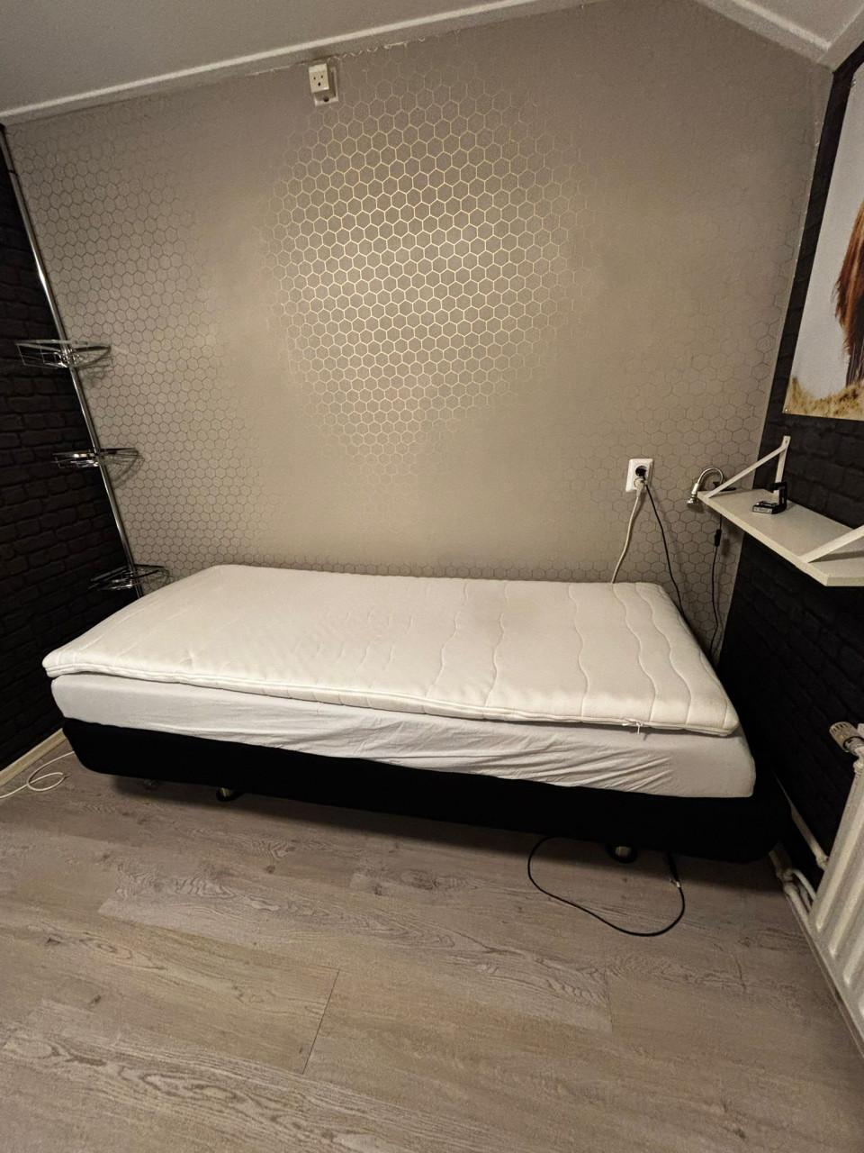 Tempur verstelbaar 1 persoonsbed met massage funtie