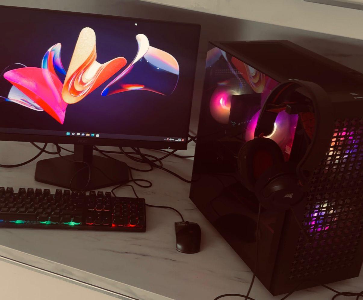 Game PC + Monitor 180hz enz.. - Asus RTX 4060 & Ryzen 5  32GB RAM - 1TB