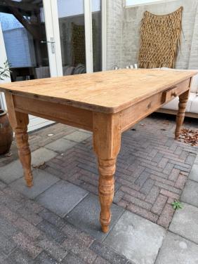 Eettafel! Stoer, warm en sfeervol!