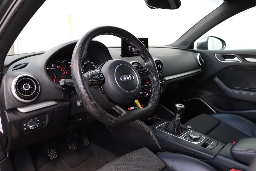 Audi A3 limousine 1.4 tfsi cod ambition pro line s