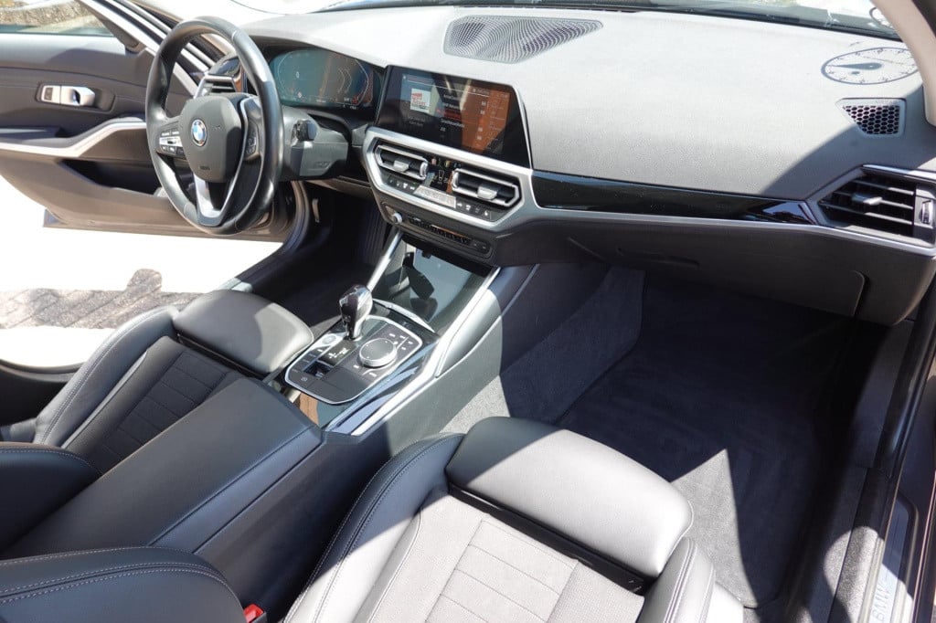 BMW 3-serie touring 330i business edition plus