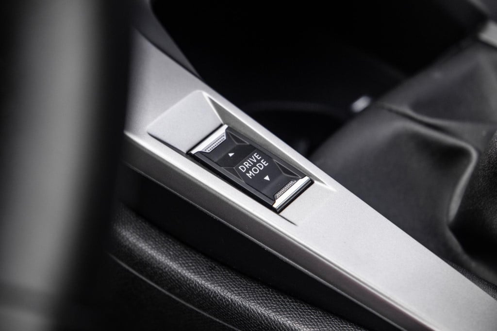 Peugeot 308 1.2 puretech active pack business airco / cruise controle / ned