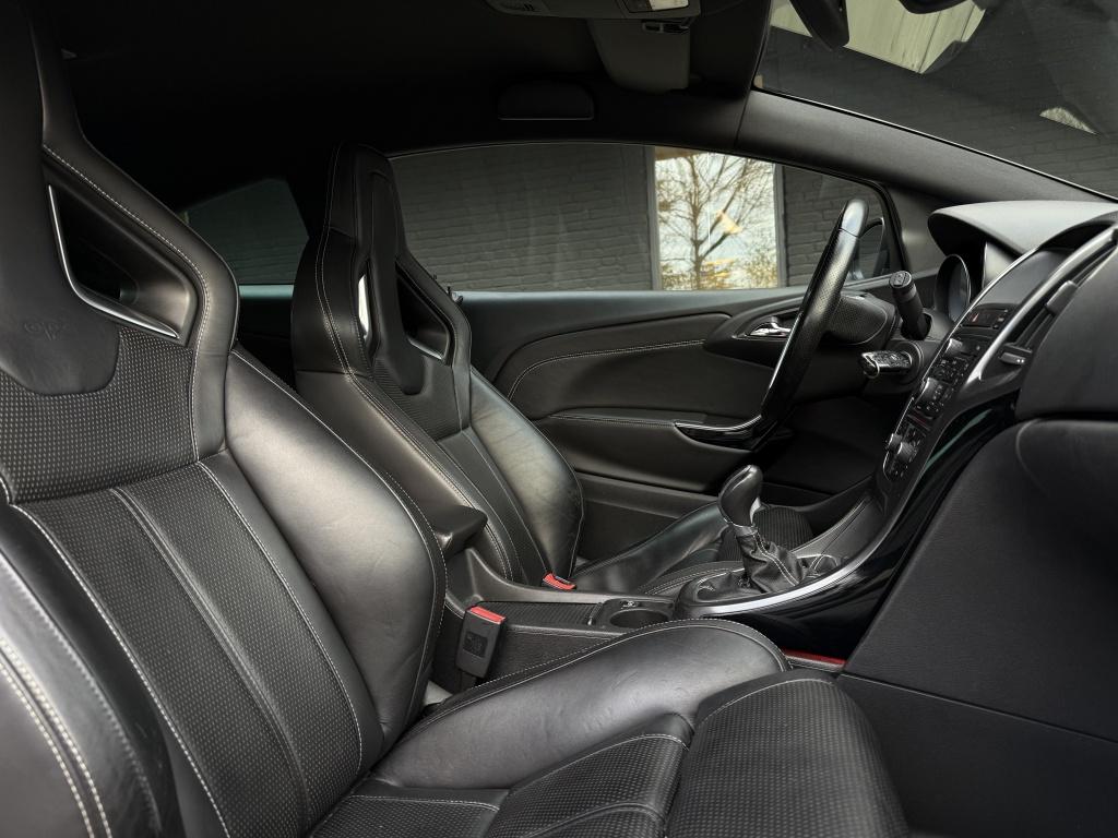 Opel Astra gtc 2.0 turbo opc