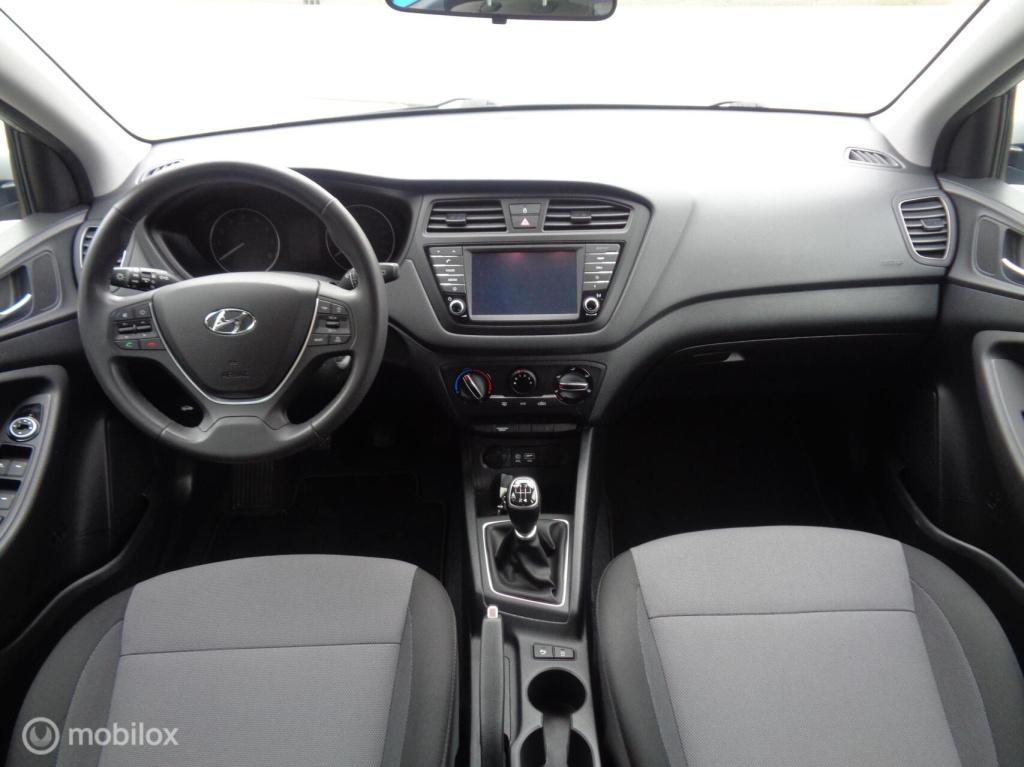 Hyundai I 20 1.0 t-gdi comfort/airco/camera/pdc/1st eig/lm velgen/slechts 8