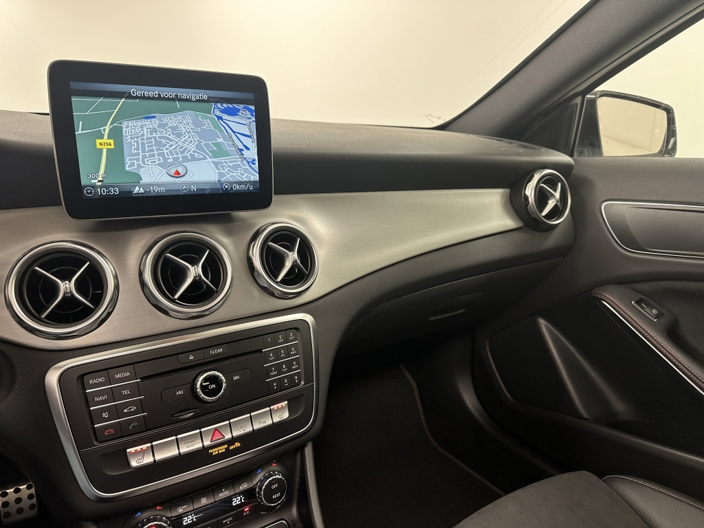 Mercedes-Benz Gla-klasse 180 amg night ed. | panoramadak | keyless-go | 19'