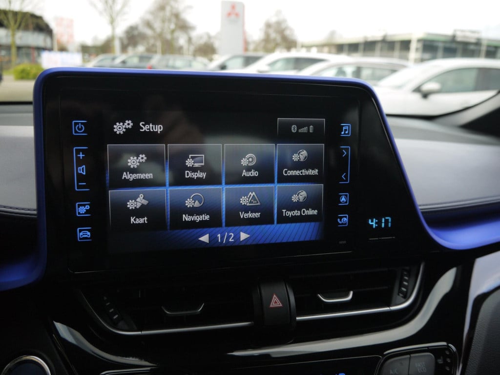 Toyota C-hr 1.8 hybrid bi-tone|dealeronderhouden|rijklaar