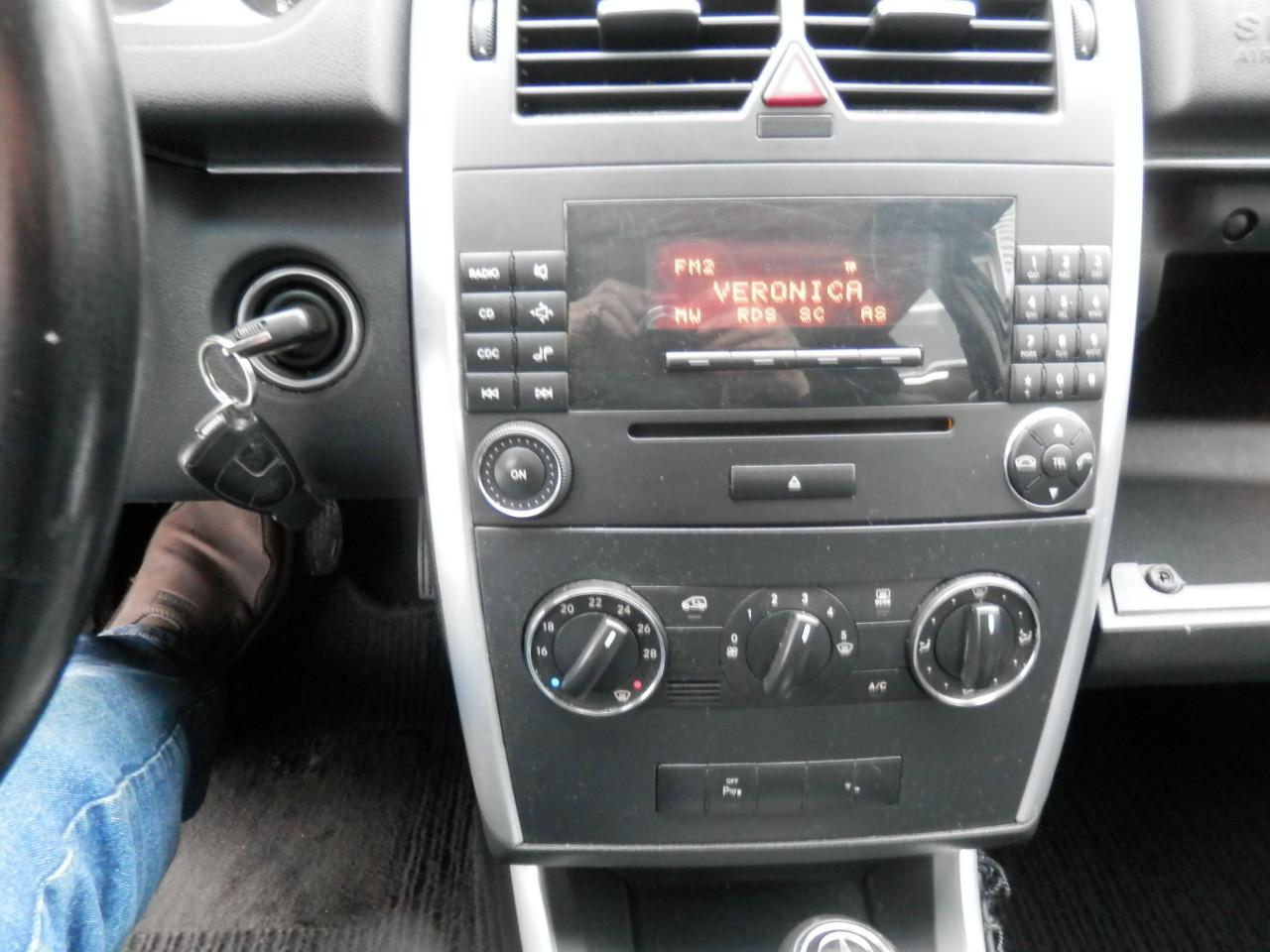 Auto Garant Biedt Aan: Mercedes-Benz 100 B 200 TURBO Automaat