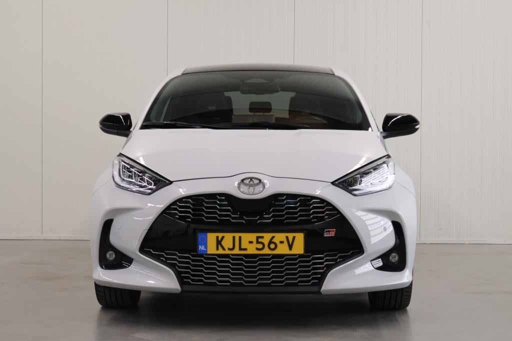 Toyota Yaris 1.5 hyb.130 gr sport