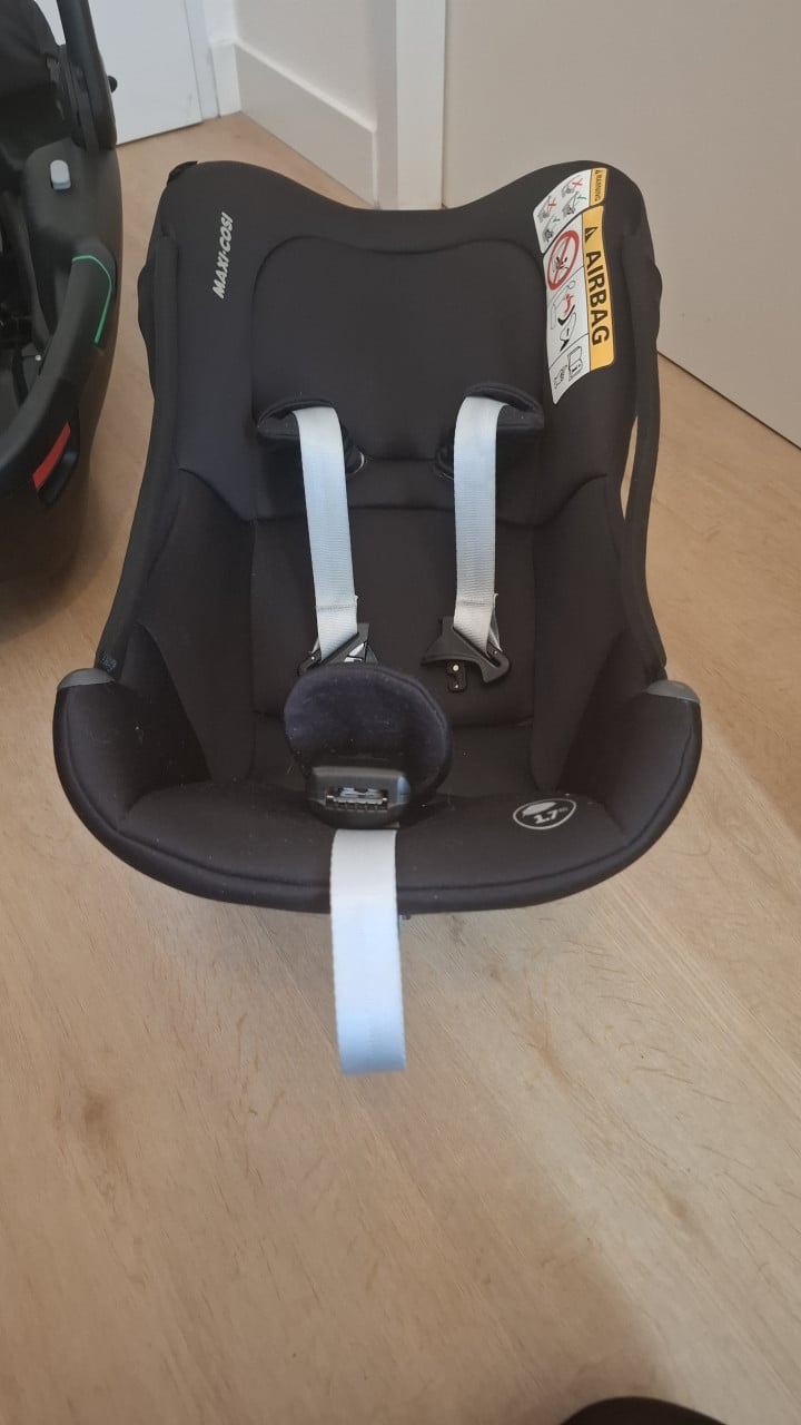 Maxi Cosi Coral 360 met isofix draaibaar en uitschuifbaar