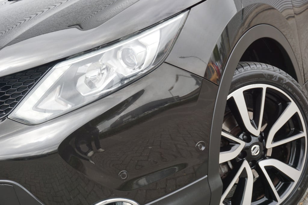 Nissan Qashqai 1.2 tekna climate / navi / camera / pano. / cruise / trekhaa