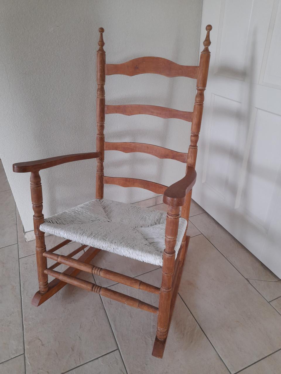 Vintage Schommelstoel ( in goede staat )