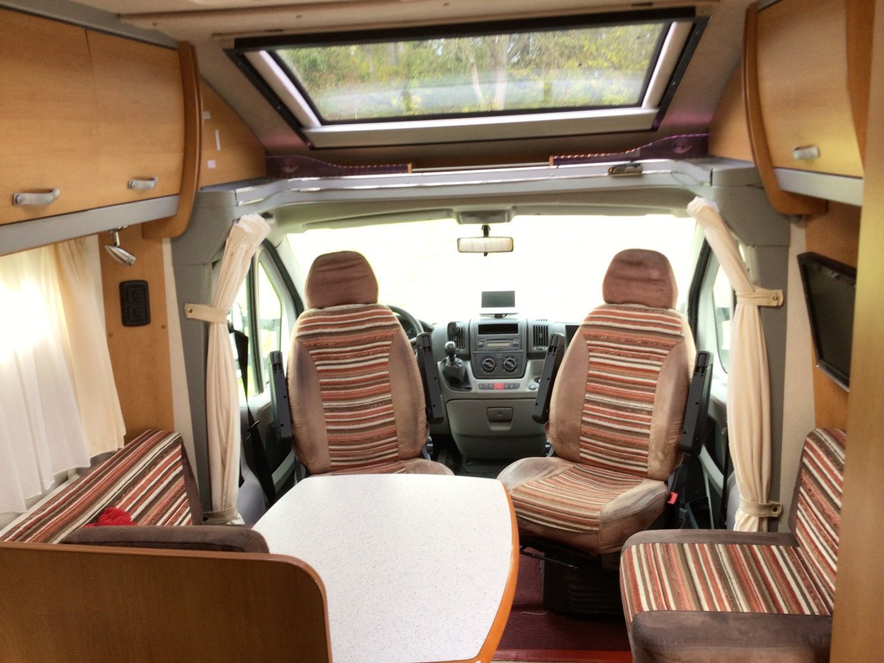 EuraMobil Terrestra 670 SB. Ruime, fijne camper.