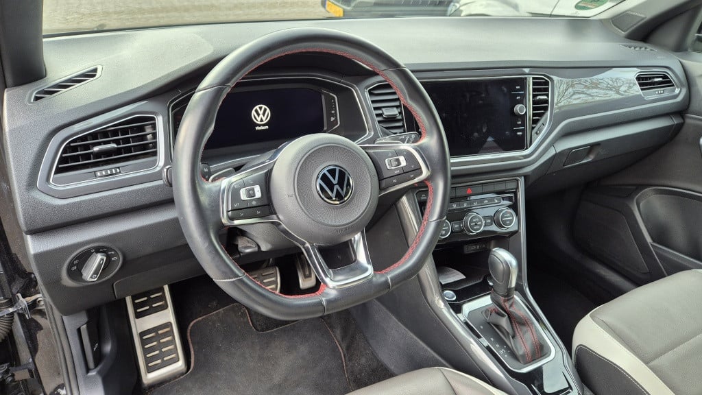 Volkswagen T-roc 1.5 tsi sport*navi*clima*led*lane ass*vitrual*18 inch*auto