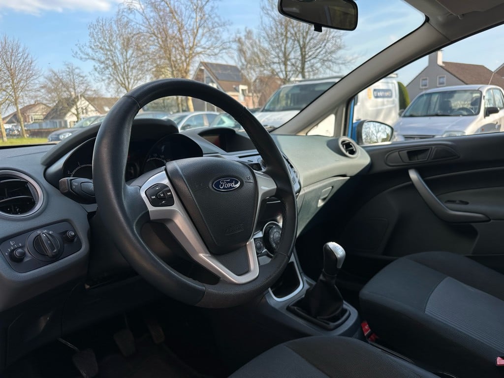 Ford Fiesta 1.25 trend // nieuwe distributie // grote beurt //