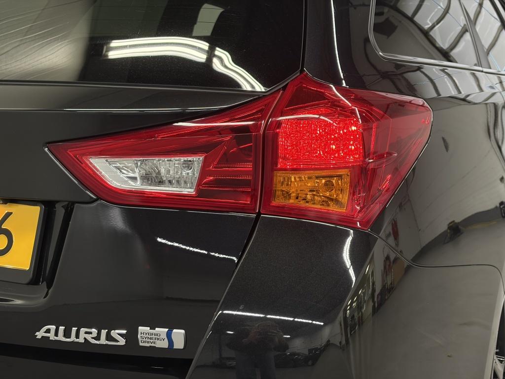 Toyota Auris touring sports 1.8 hybrid lease+