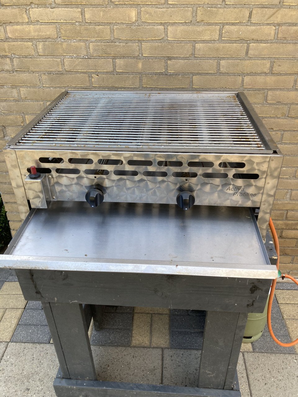 BBQ met onderstel en gasfles