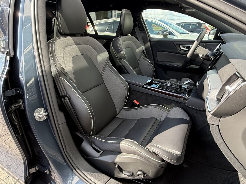 Volvo V60 v60 t6 awd plus dark