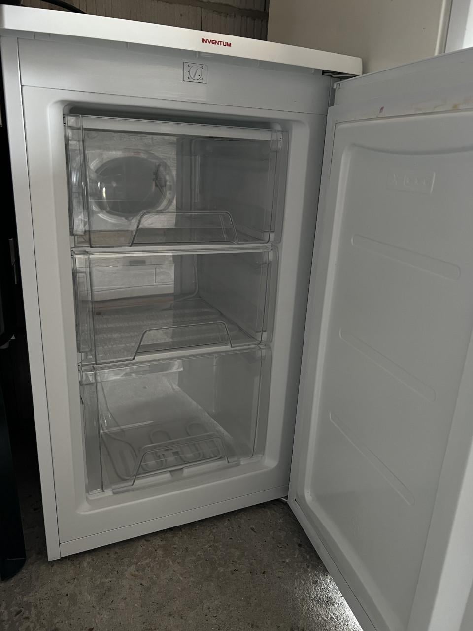 3 maanden gebruikte vrieskast 85x50 cm. Vriezer inhoud 70 liter klasse A++