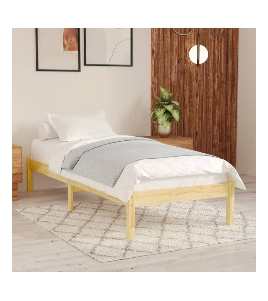 Bed hout nieuw in doos.