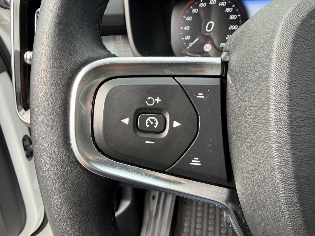 Volvo XC40 t2 129pk aut8 momentum pro| adap.cruise| camera| standkachel| st