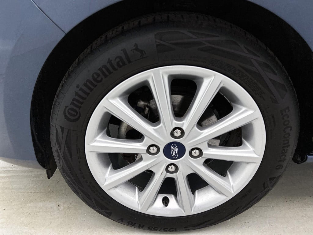 Ford Fiesta 1.0 ecoboost titanium | lmv | parkeer sensoren | cruise control
