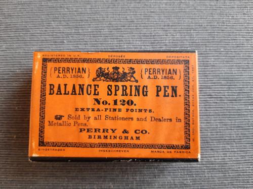 Vintage: doosje met kroontjespennen ( NIEUW)