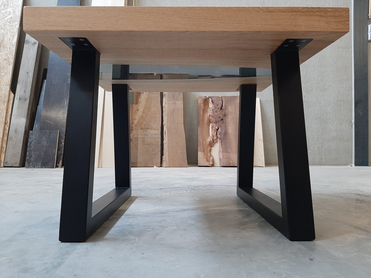 Epoxy bijzettafel