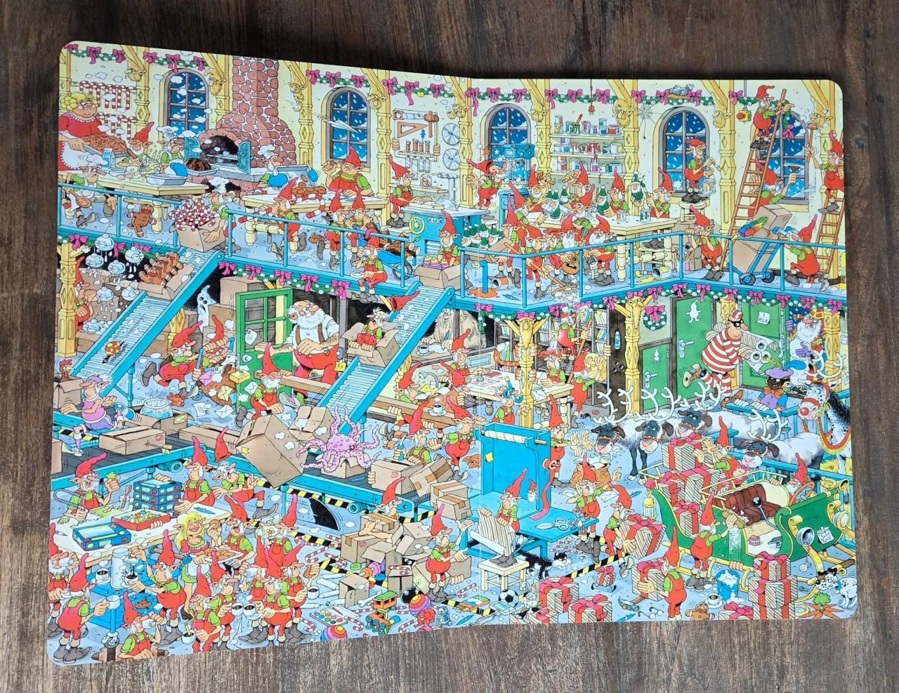 🎅 Jan van Haasteren kartonnen Zoekboek Kerstmis met 4 grote zoekplaten.