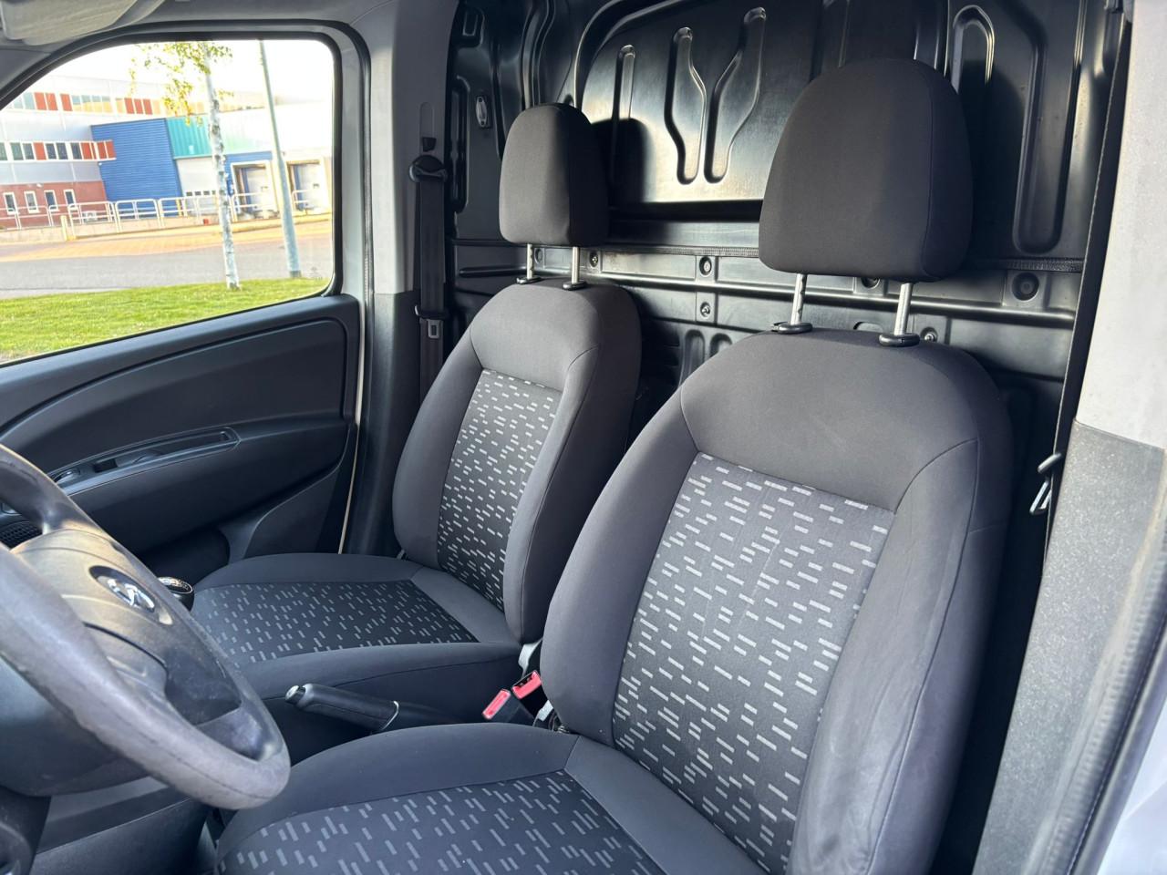 Opel Combo 1.6 D 66KW 2014 | NAP | NIEUWE APK!