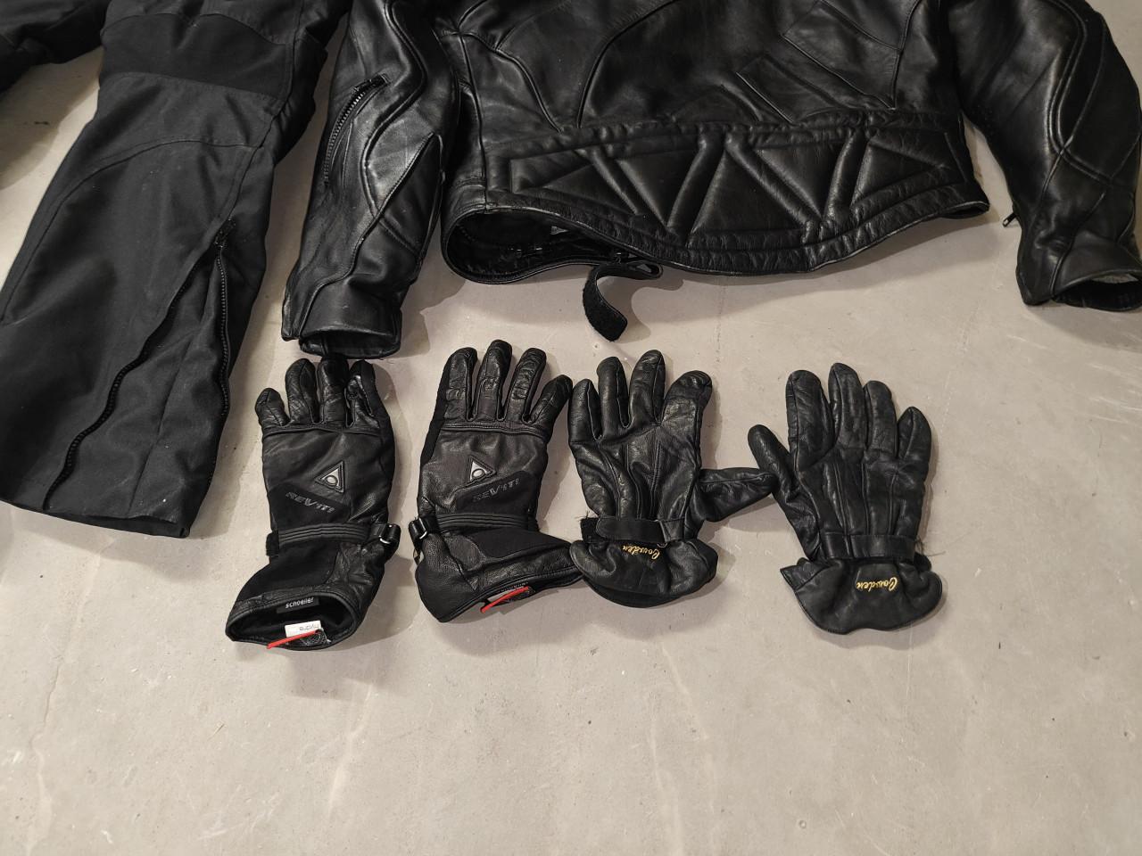 Complete Motoroutfit: Leren Jas, Broek, Handschoenen & Tas