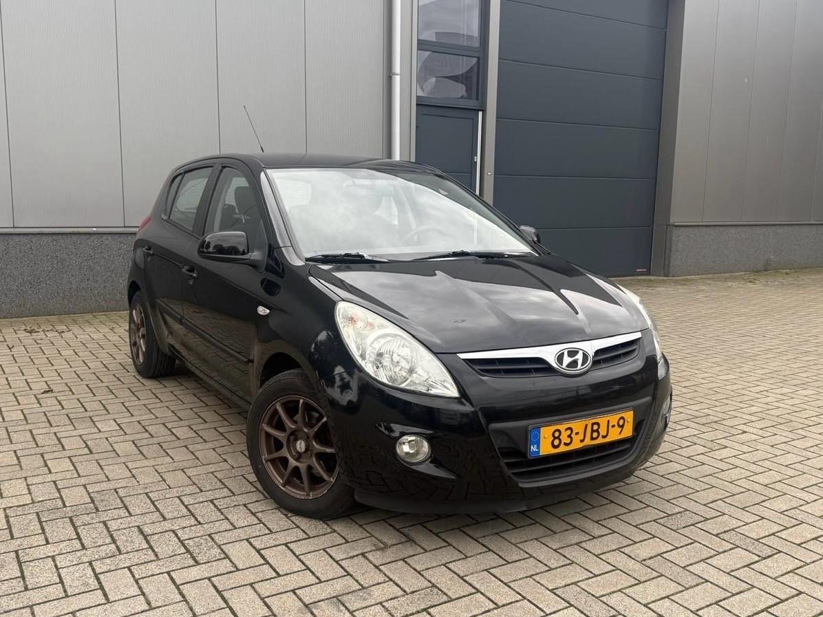 Hyundai i20 1.2i DynamicVersion 157.623KM