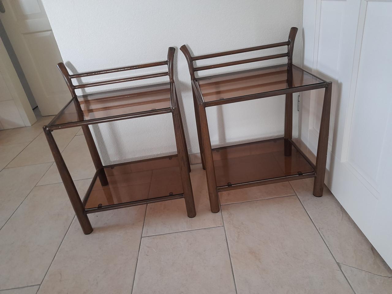 2 Nachtkastjes 37 x 47 x 64H  ( in goede nette staat )