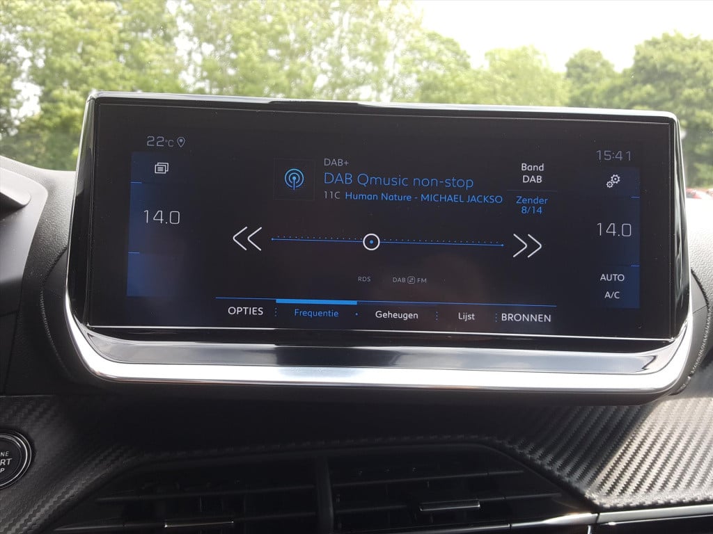 Peugeot 2008 1.2 puretech 100pk allure navigatie | trekhaak | cruise & clim