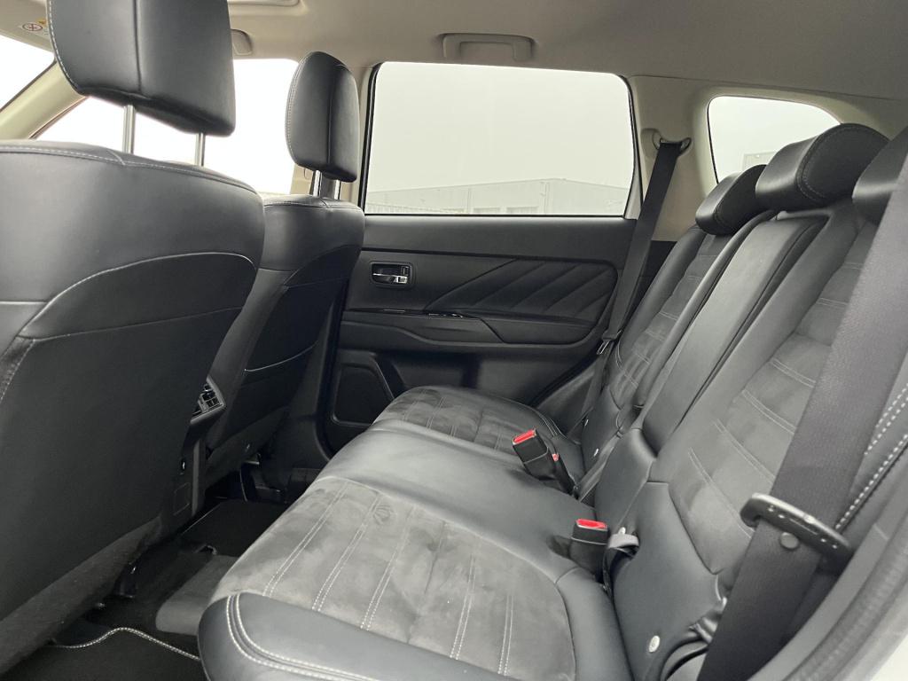 Mitsubishi Outlander 2.4 phev intense+ incl. trekhaak!