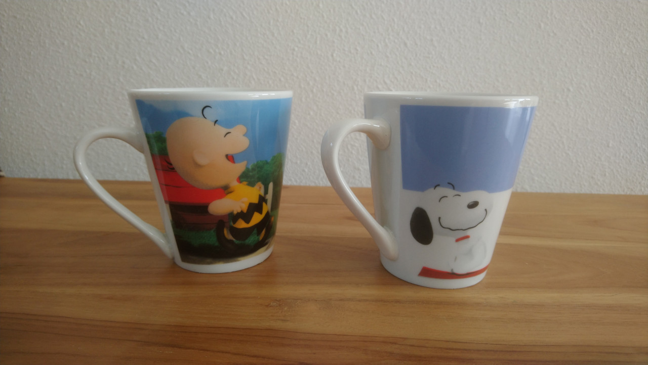 Set v 2 Snoopy en Charlie Brown mokken - NIEUW