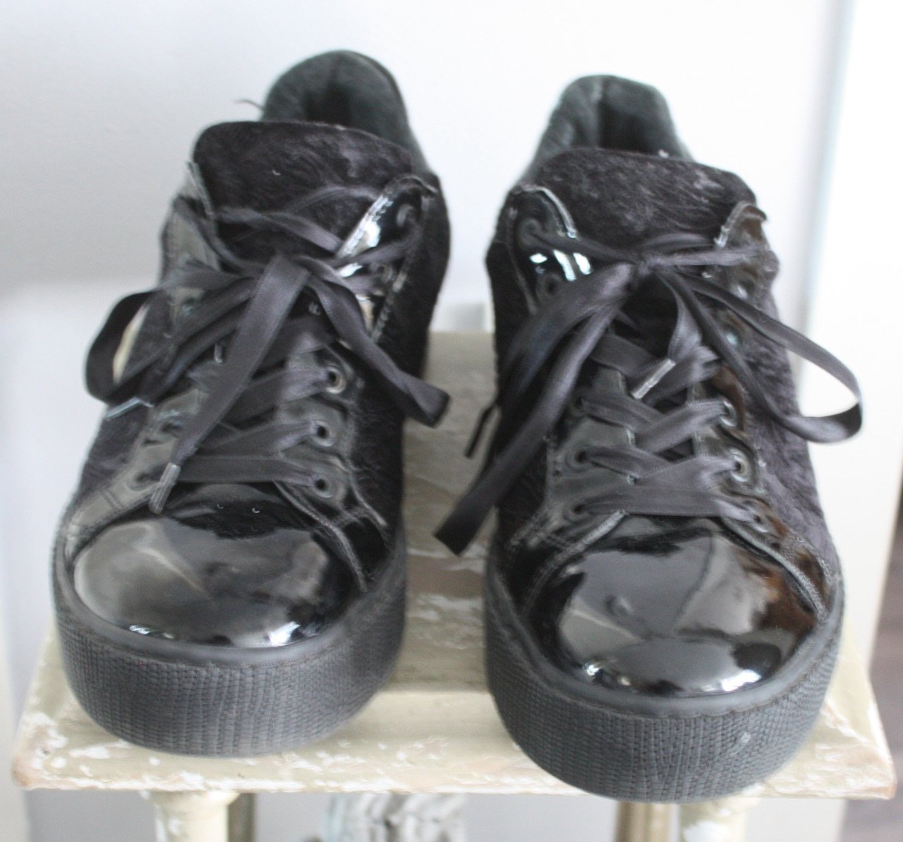 Zwarte sneaker lk en barokprint stof maat 42