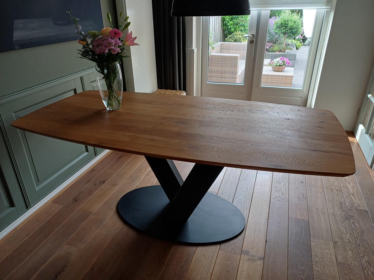 Eetkamertafel