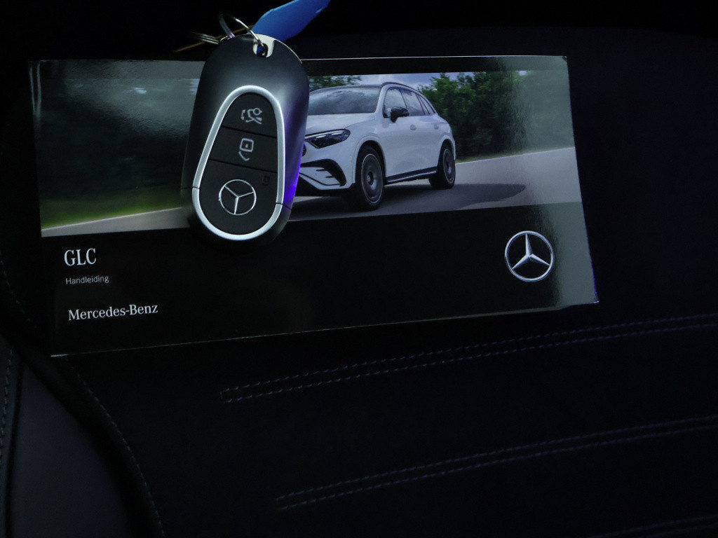 Mercedes-Benz Glc 300 de 4matic amg line | trekhaak | panoramadak | multisp