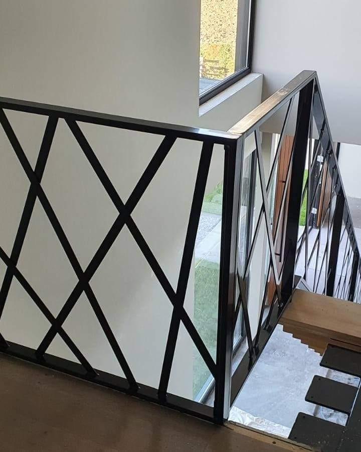 Stalen balustrades op maat – stijlvol, veilig en volledig naar wens