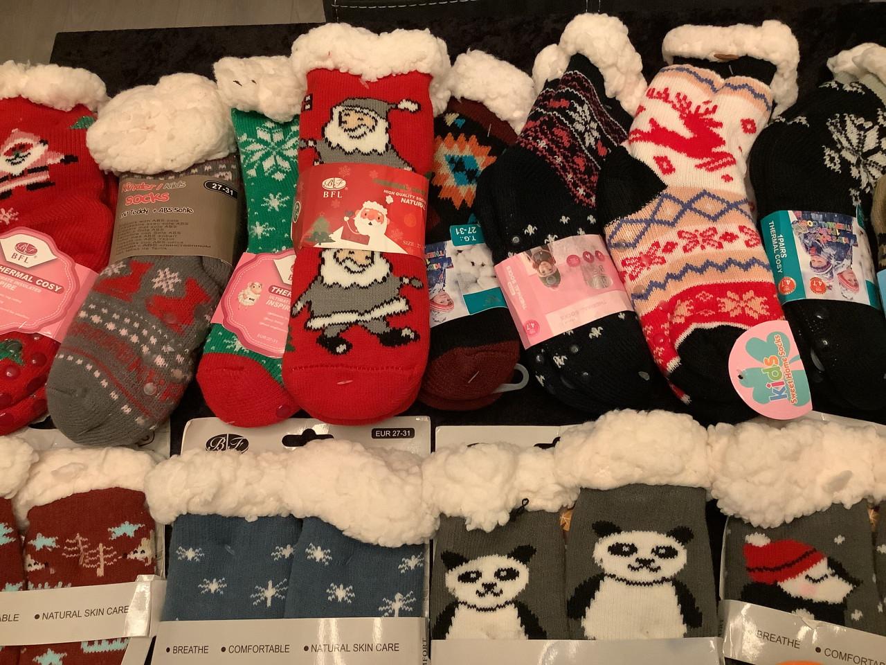 Partij super leuke kinder fluffy huissokken. ( partij 226)