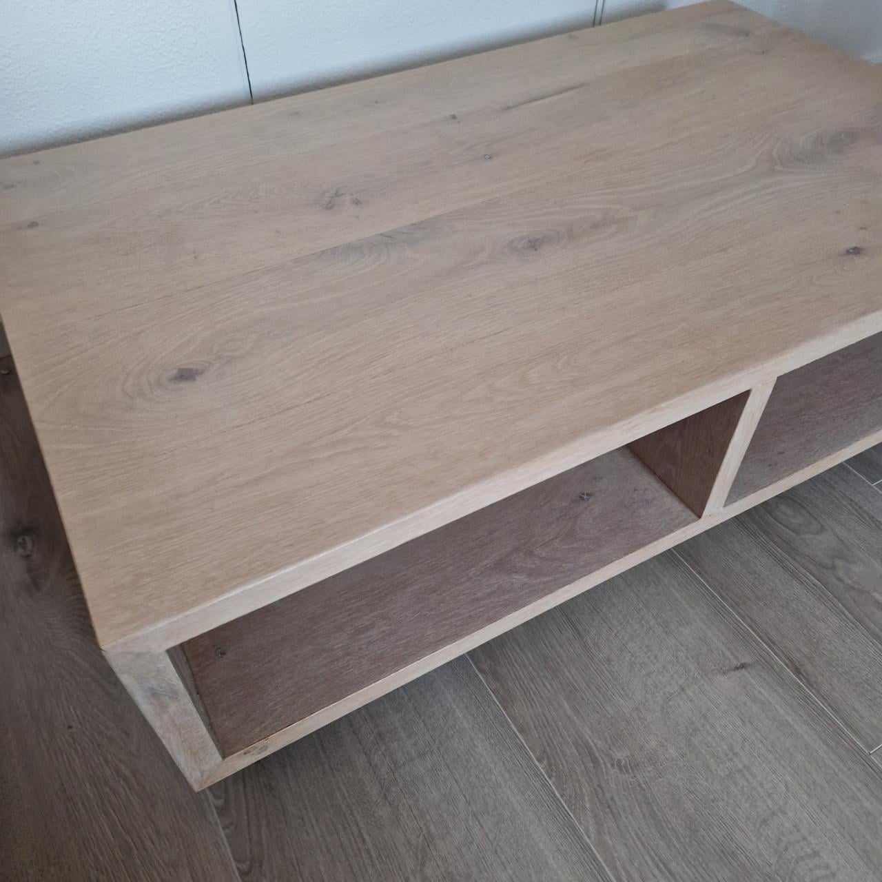 Te koop salontafel op wielen