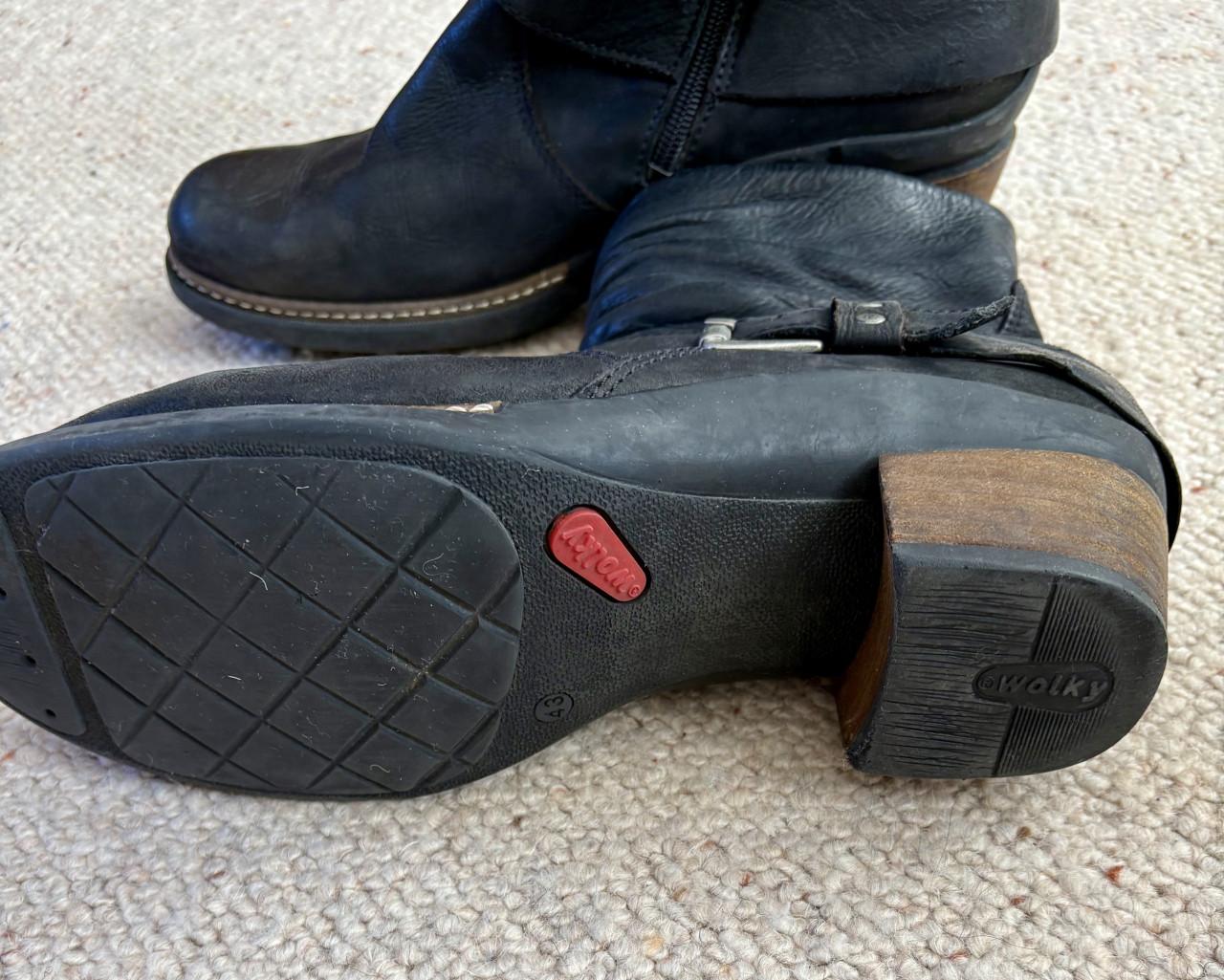 Dames enkellaarsjes ( merk Wolky )