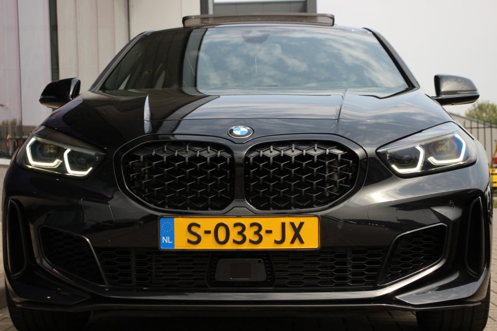 BMW 1 Serie m135i xdrive high executive | pano | leder | acc | sfeerverlich
