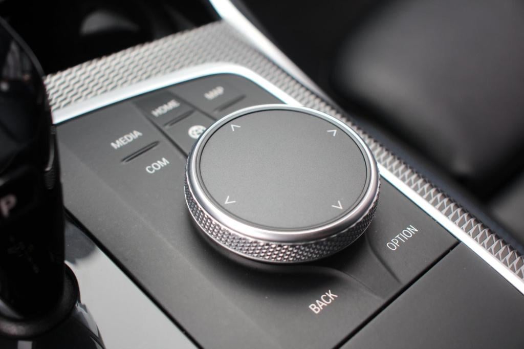 BMW 3-serie touring 330i m-sport - leder - 360 camera - head up - led - vir