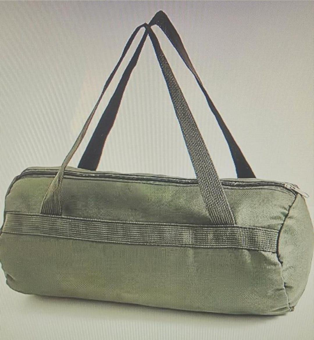 Groene tweepersonen tent - niet uitgepakt en tentdrager